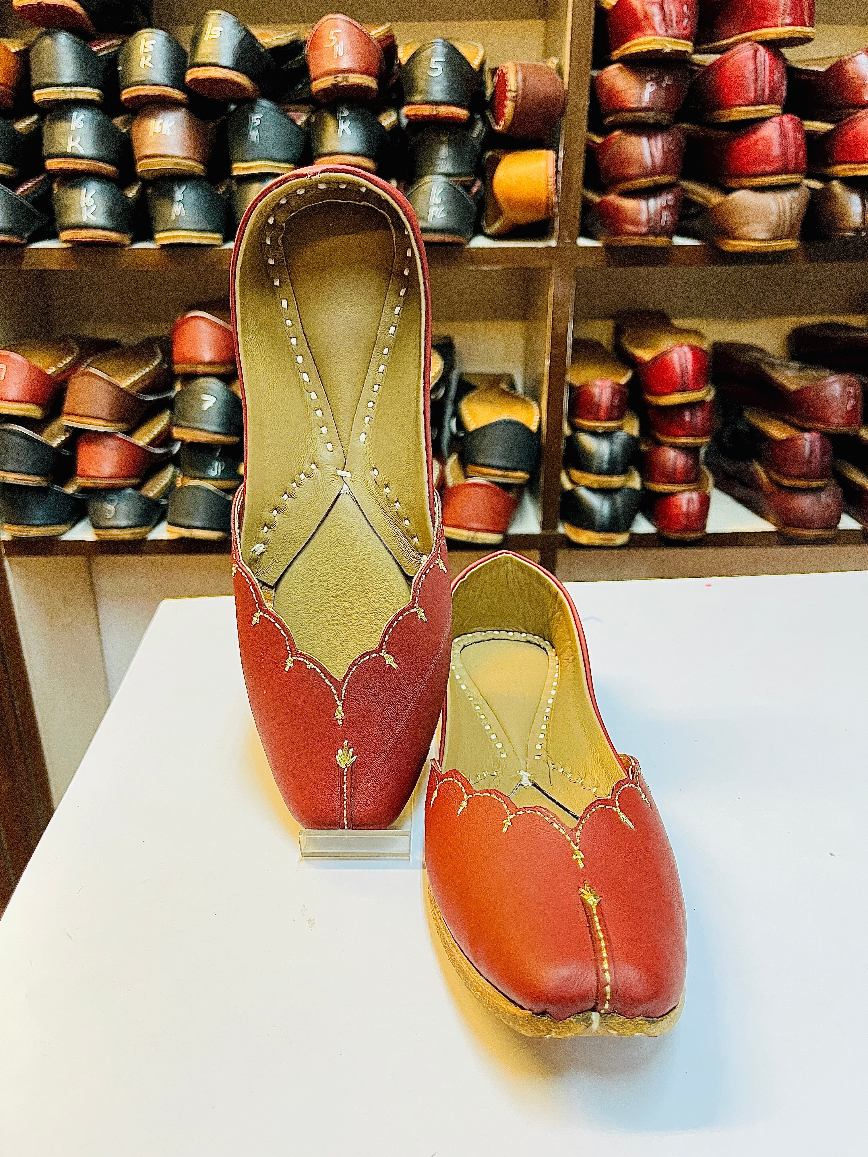 Handcrafted Maroon Leather Punjabi Jutti – Elegant Embroidered Design
